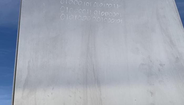Monolith with binary data
