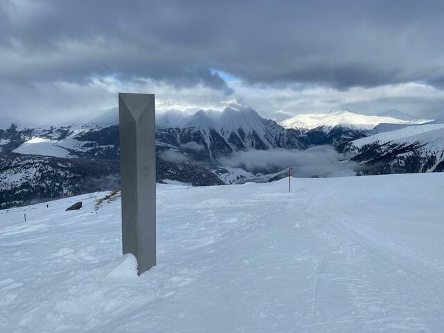 From https://www.meinbezirk.at/landeck/c-lokales/mysterioeser-monolith-im-skigebiet-nauders-aufgetaucht_a4441533